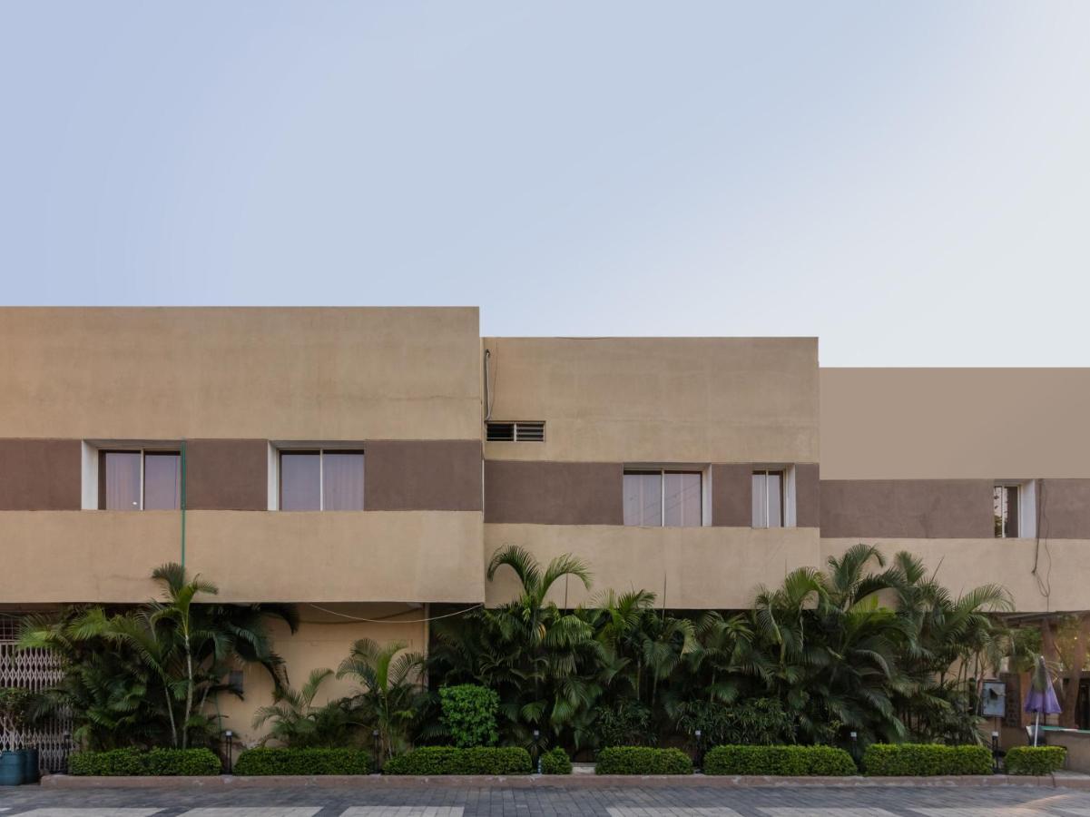Oyo 60966 Balaji Upvan Hotel Kasandra Exterior photo